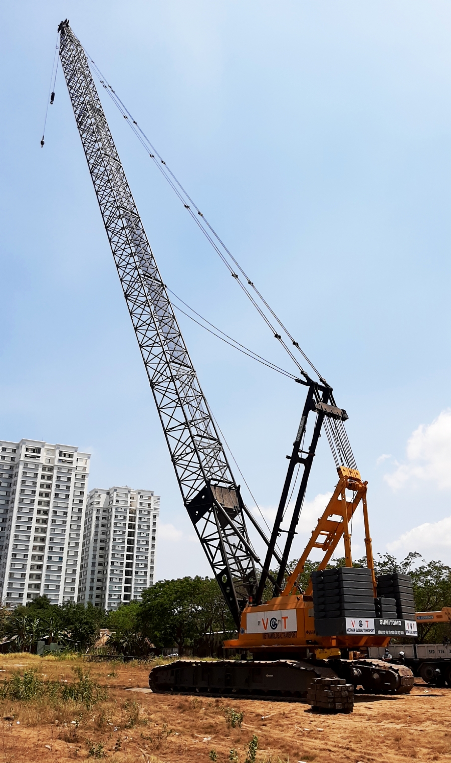 Cần cẩu bánh xích.