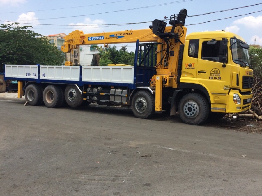Xe tải cẩu 10 tấn.