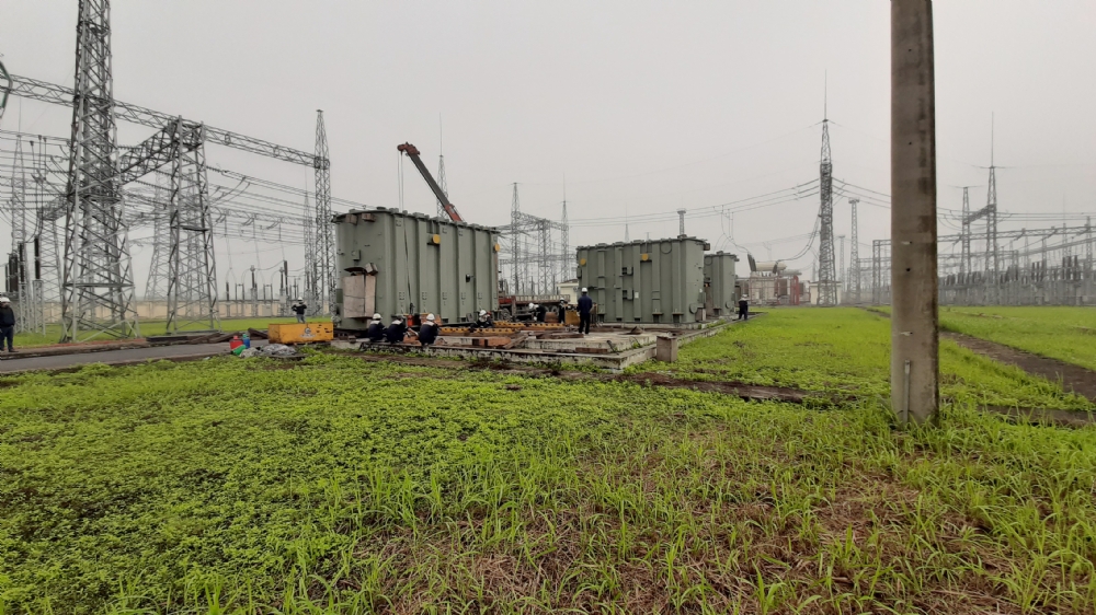 Receipt, transport and installation of 6 main transformers for Thuan Nam Solar Power Plant and Thuan Nam 500kV sub-station, Ninh Thuan Province.