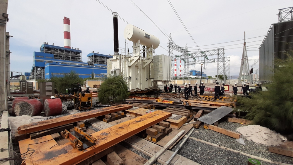 Receipt, transport and installation of 6 main transformers for Thuan Nam Solar Power Plant and Thuan Nam 500kV sub-station, Ninh Thuan Province.