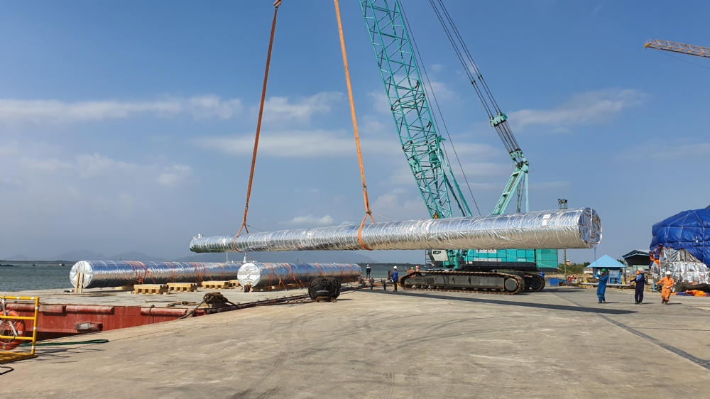 Transport the chemical handling system for offshore oil-rig from Dong Xuyen IZ, Ba ria Vung Tau province to Ho Chi Minh city port for export to EU by ocean vessel.