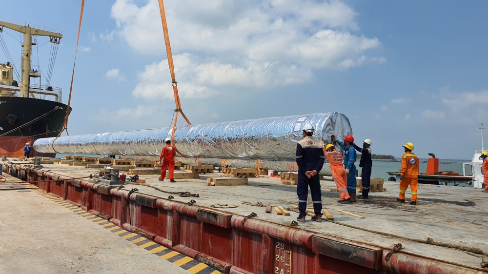 Transport the chemical handling system for offshore oil-rig from Dong Xuyen IZ, Ba ria Vung Tau province to Ho Chi Minh city port for export to EU by ocean vessel.