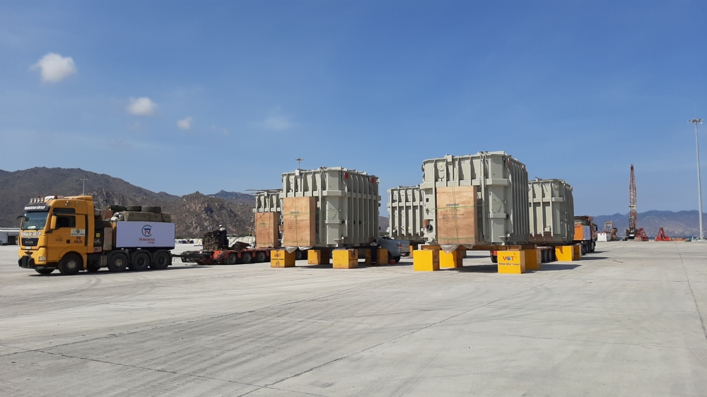 Tiếp nhận, vận chuyển và lắp đặt thành công 6 máy biến áp dự án điện mặt trời Thuận Nam 450MW.