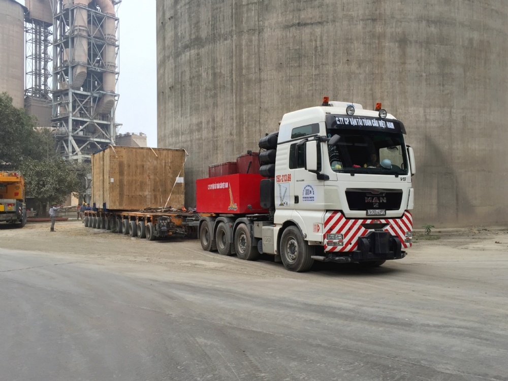 Tiếp nhận vận chuyển và bàn giao thành công lô thiết bị nặng đầu tiên thuộc Dự án Nâng cấp công nghệ Nhà máy Xi măng Bỉm Sơn